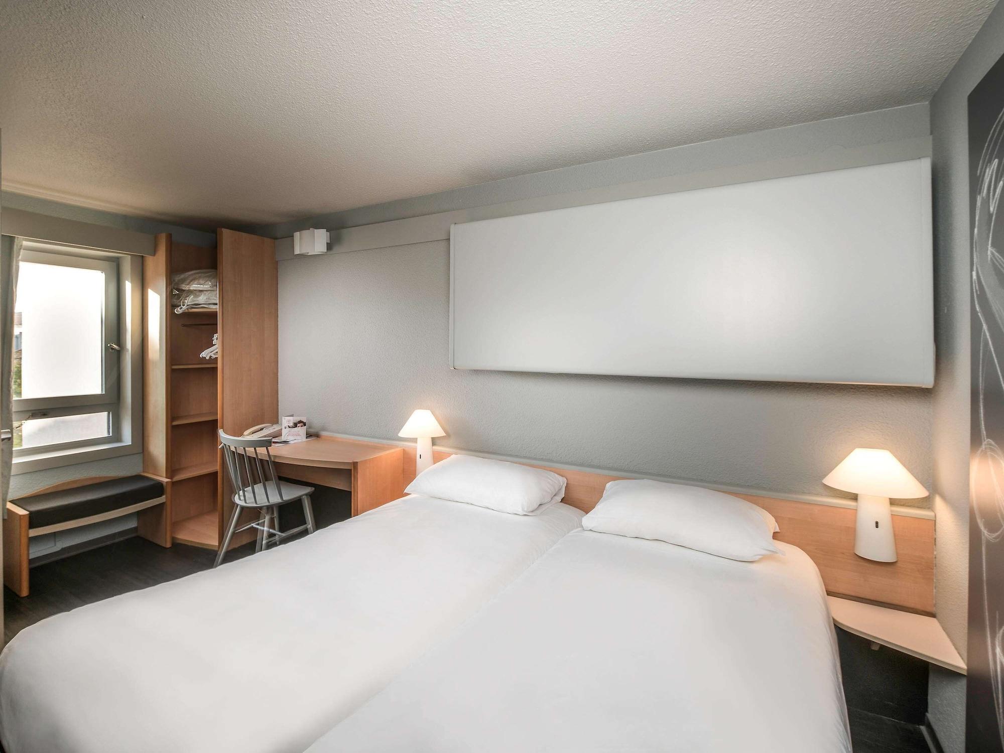 Ibis Carcassonne Centre - La Cite Hotel Exterior foto
