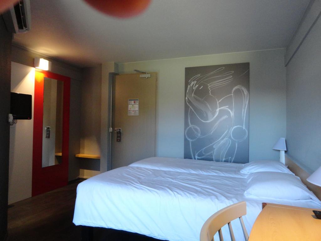 Ibis Carcassonne Centre - La Cite Hotel Exterior foto
