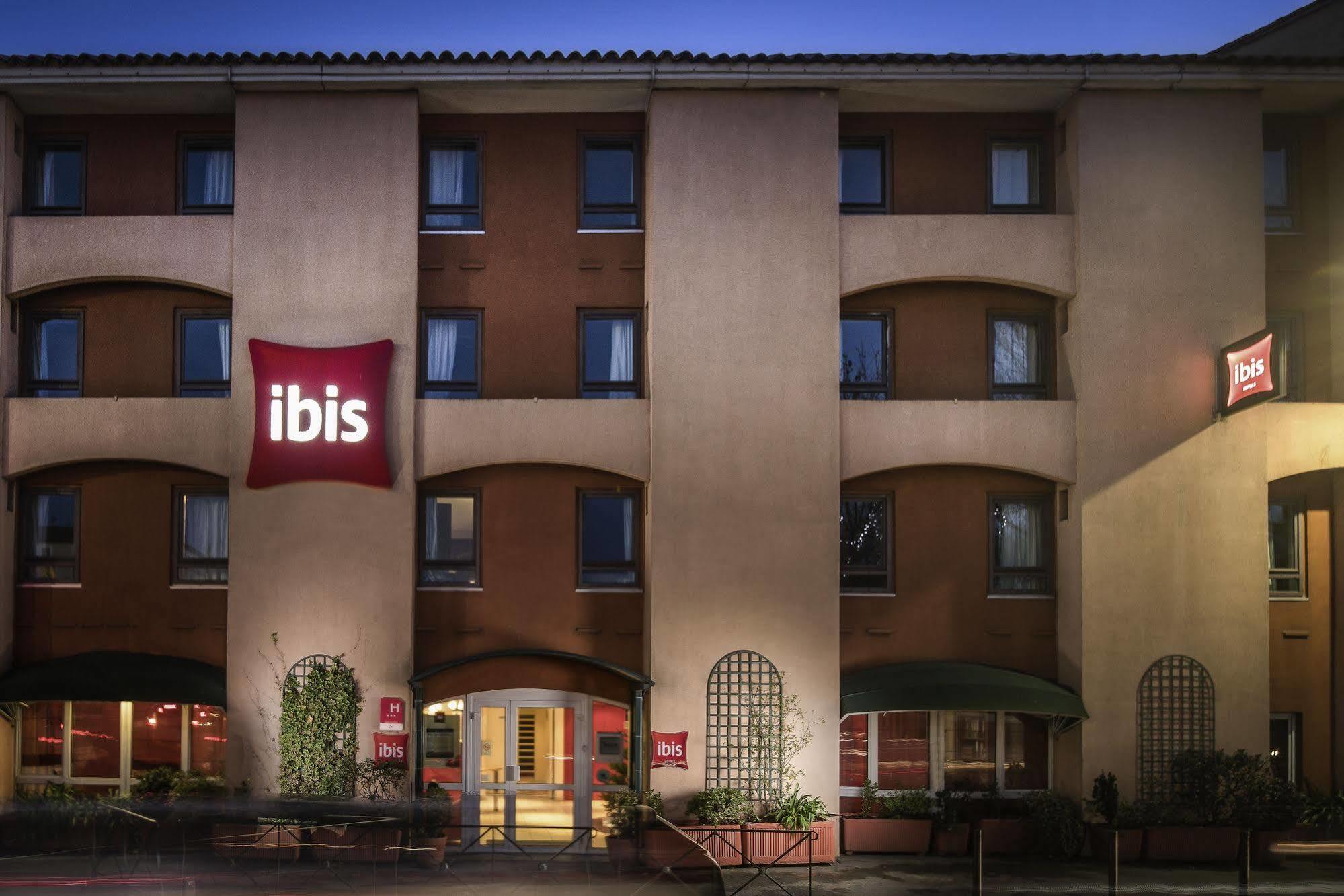 Ibis Carcassonne Centre - La Cite Hotel Exterior foto